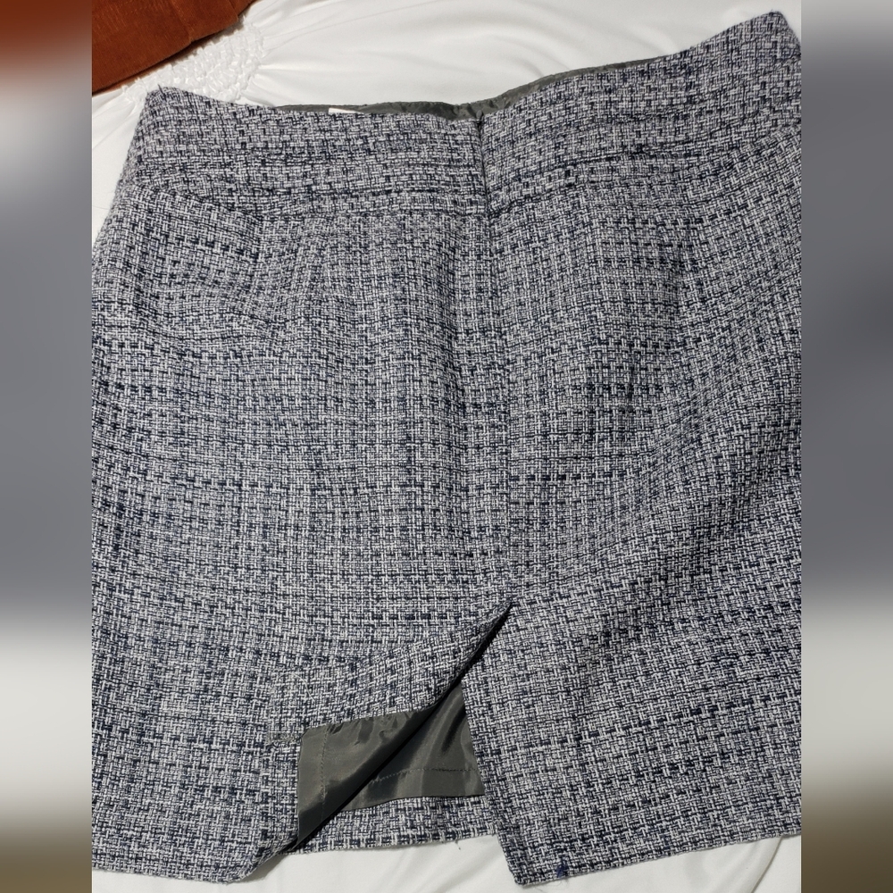 Loft Women Size 12 Tweed Style Grey Skirt Career Work Office Classy Silky Lining - Picture 2 of 3
